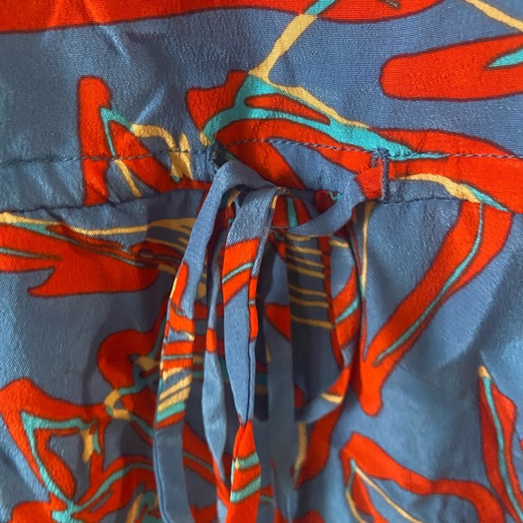 DVF Elsden Silk Dress. Beautifull silk mid-length silk dress w/pockets. - Picture 8 of 11